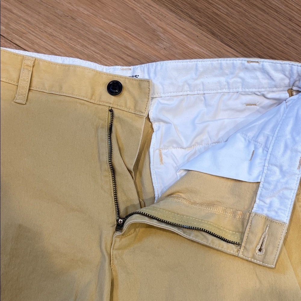 Dockers Yellow Men's Shorts - Picture 4 of 6